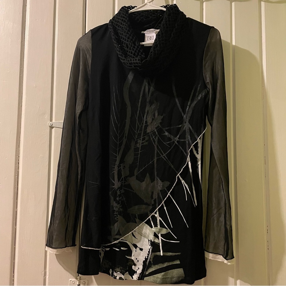 DZHAVAEL COUTURE floral blouse-medium EUC